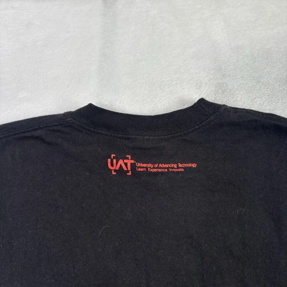 VTG Sexpert UAT University Advancing Technology Black SS Graphic Shirt Men's L